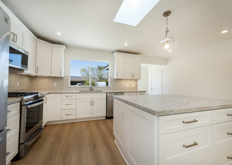 Stunning kitchen remodel by Youngren Construction in San Diego